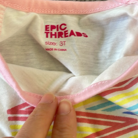 Girl's 3T Sweater Leggings Bundle - Picture 7 of 9